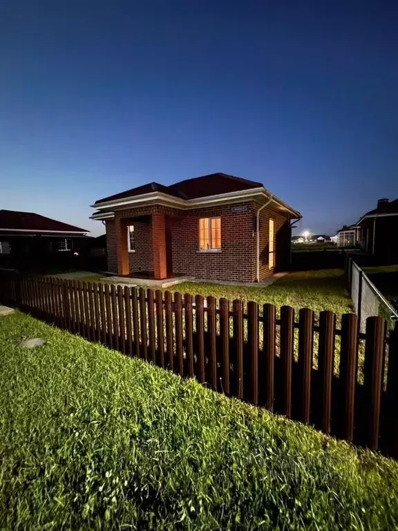 Дом в Калининградская область, Гурьевский муниципальный округ, пос. ... - Фото 1