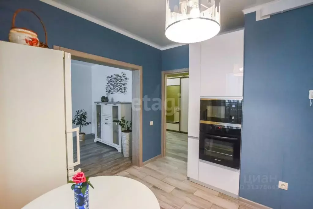 3-к кв. Калужская область, Калуга ул. 65 лет Победы, 45 (79.4 м) - Фото 0