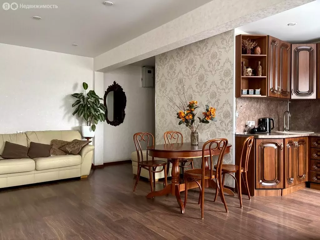 3-комнатная квартира: Иркутск, улица Литвинова, 4 (62 м) - Фото 1