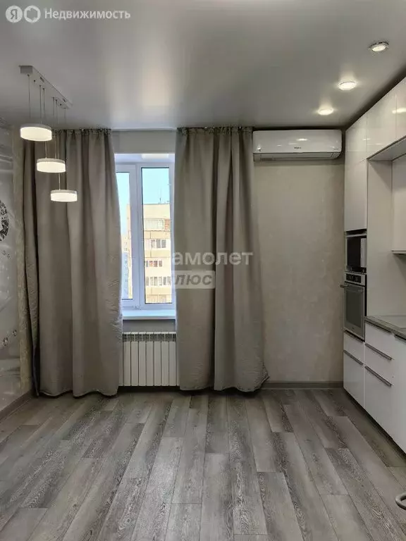 3-комнатная квартира: Омск, улица Декабристов, 116 (72 м) - Фото 1