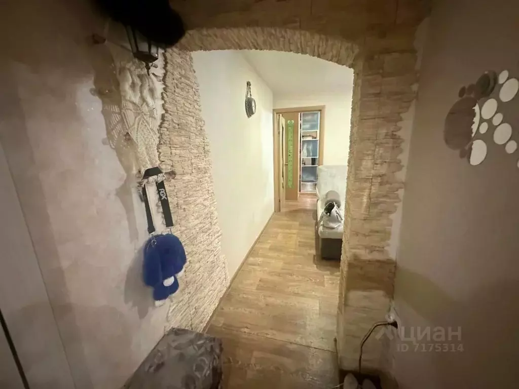 2-к кв. Удмуртия, Сарапул ул. Ефима Колчина, 50А (42.5 м) - Фото 2