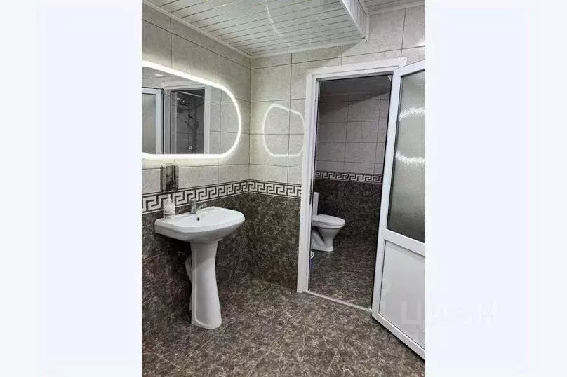 Дом в Ставропольский край, Кисловодск ул. Калинина, 58 (300 м) - Фото 1