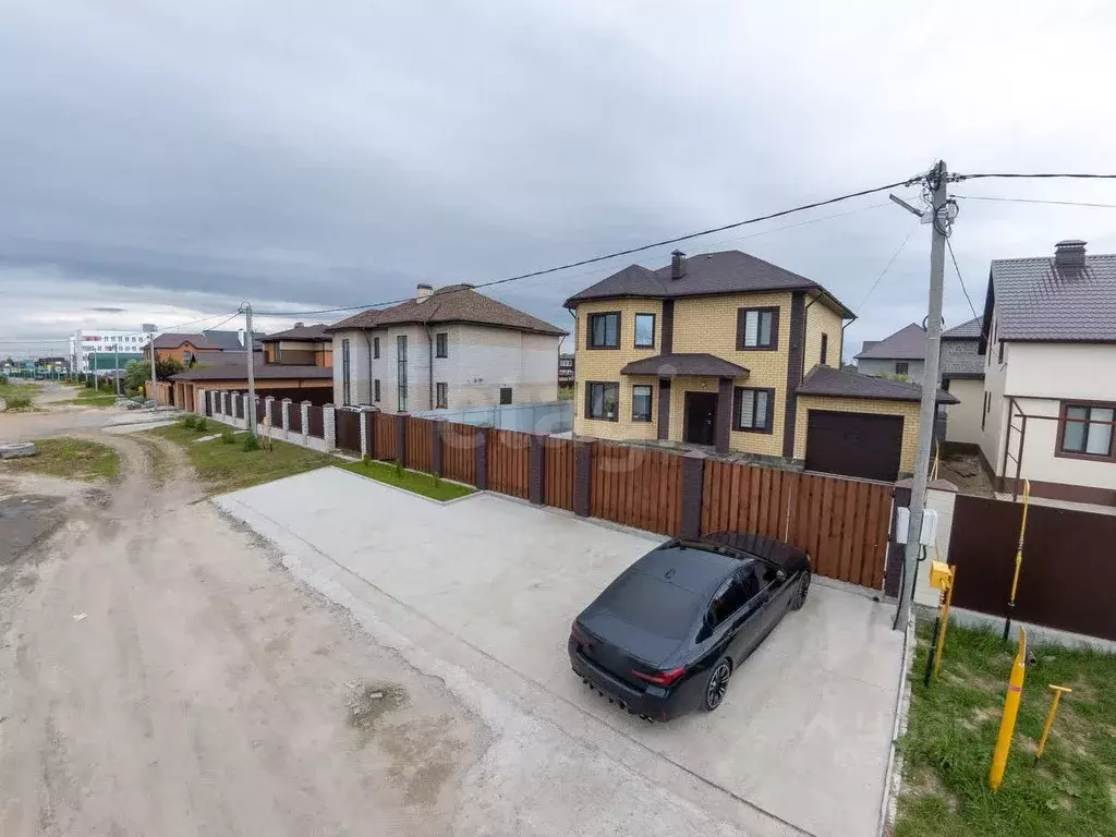 Дом в Тюменская область, Тюмень проезд Биатлонный (150 м) - Фото 1