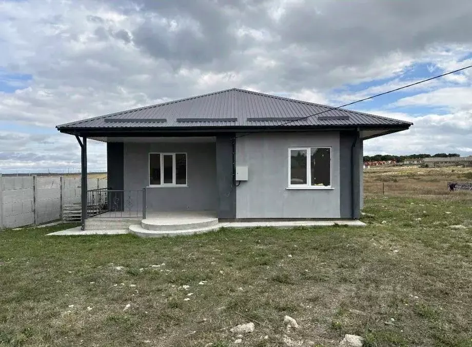 Дом в Крым, Симферопольский район, с. Трудовое ул. Крымская (120 м) - Фото 1