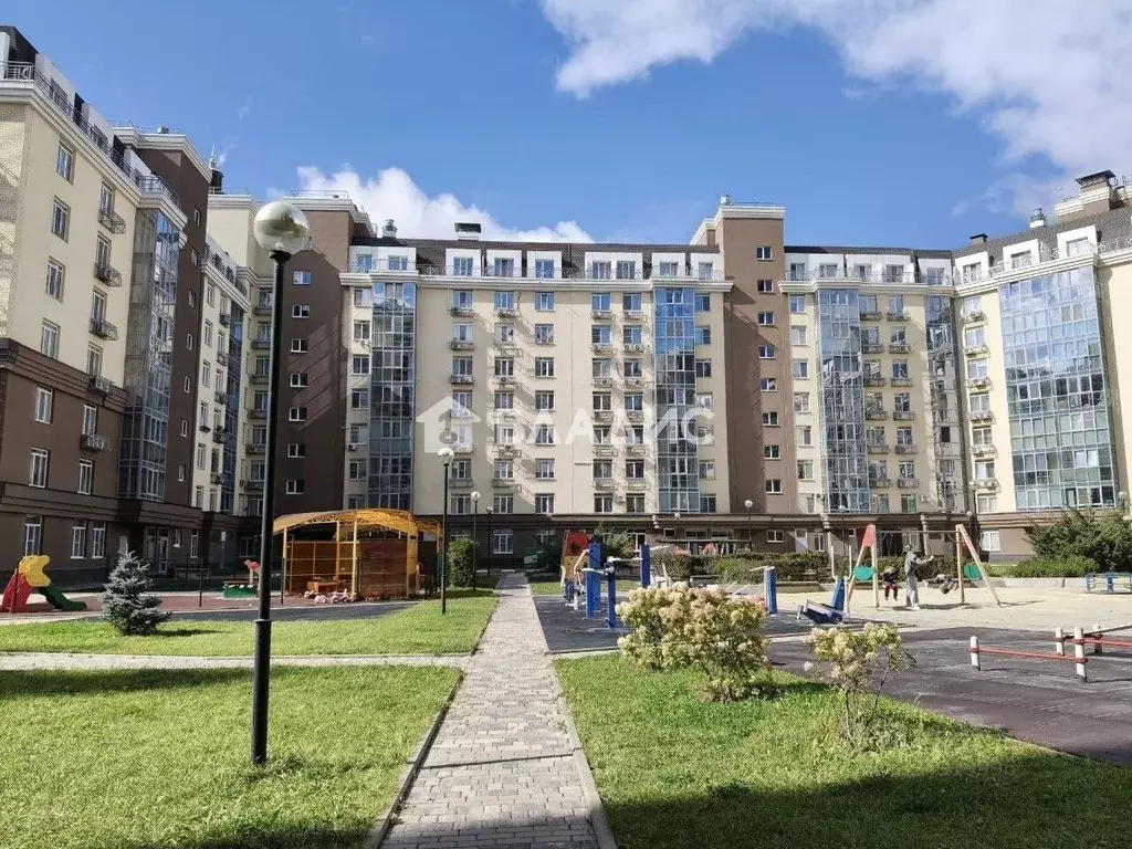 1-к кв. Белгородская область, Белгород Харьковская ул., 3 (51.6 м) - Фото 2