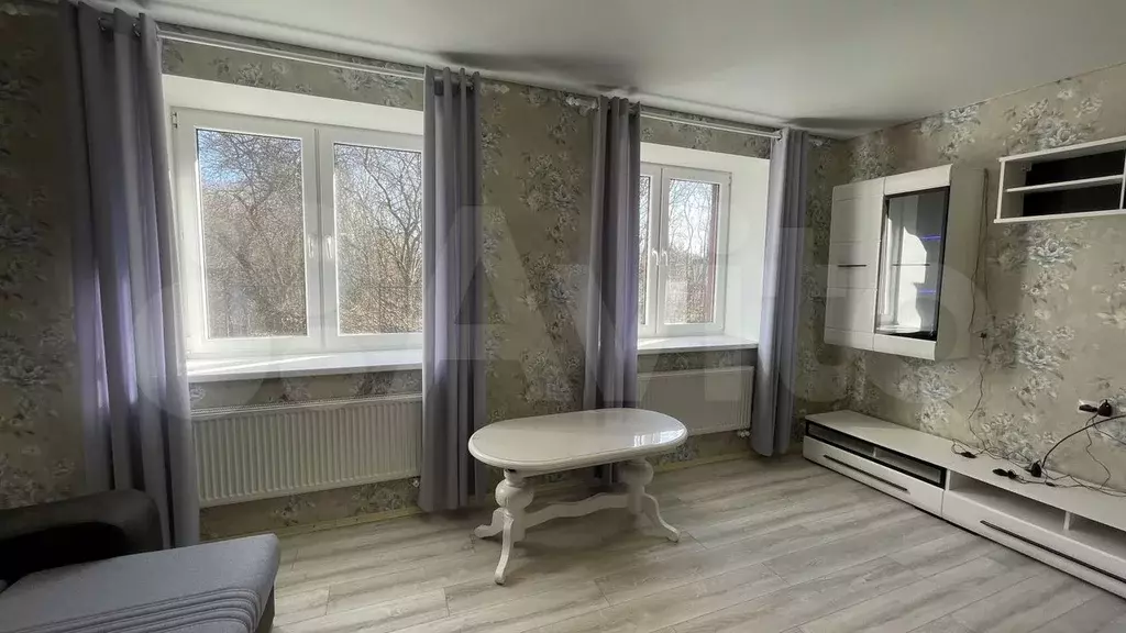 2-к. квартира, 60 м, 1/7 эт. - Фото 1