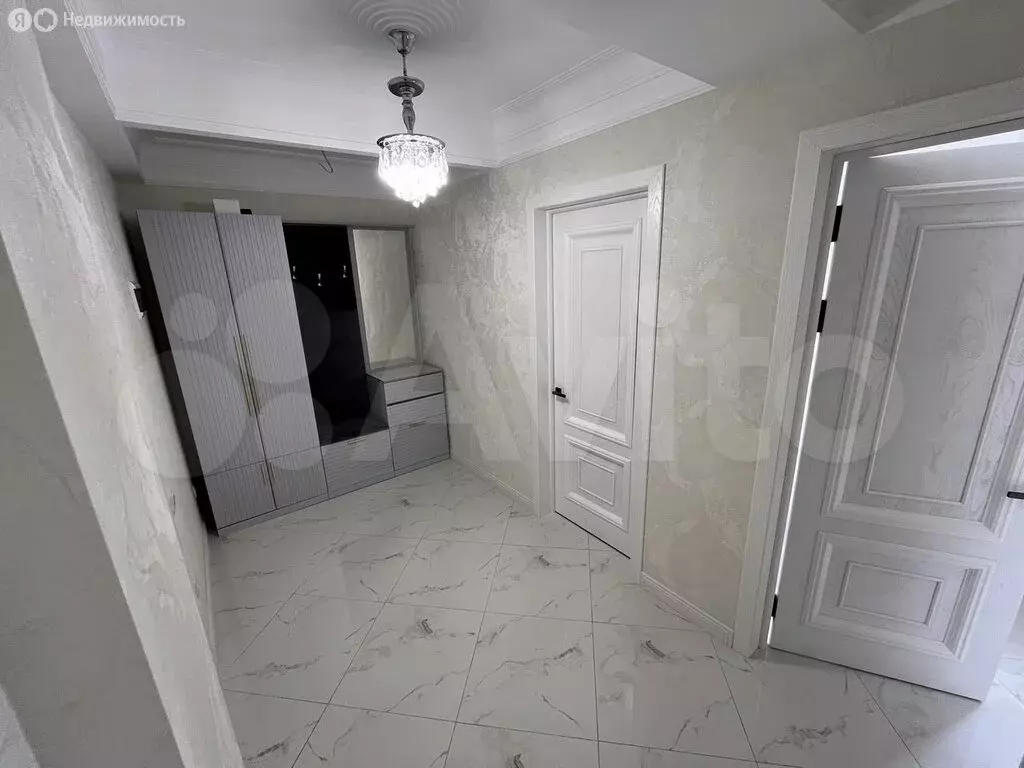 1-комнатная квартира: Махачкала, Хивская улица, 7 (50 м) - Фото 0
