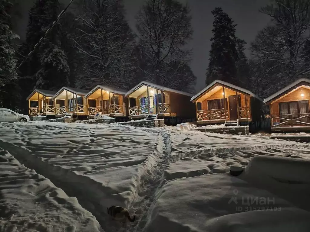 Дом в Карачаево-Черкесия, Зеленчукский район, с. Архыз пер. 3-й ... - Фото 0