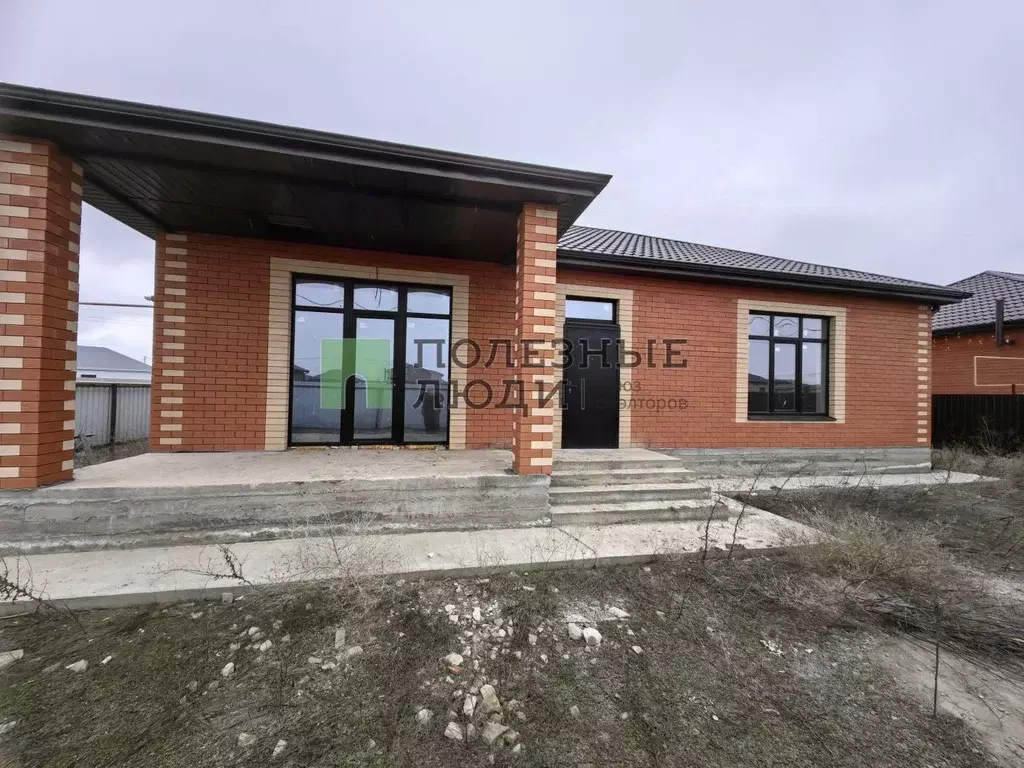 Дом в Астраханская область, Приволжский район, с. Началово, ... - Фото 1