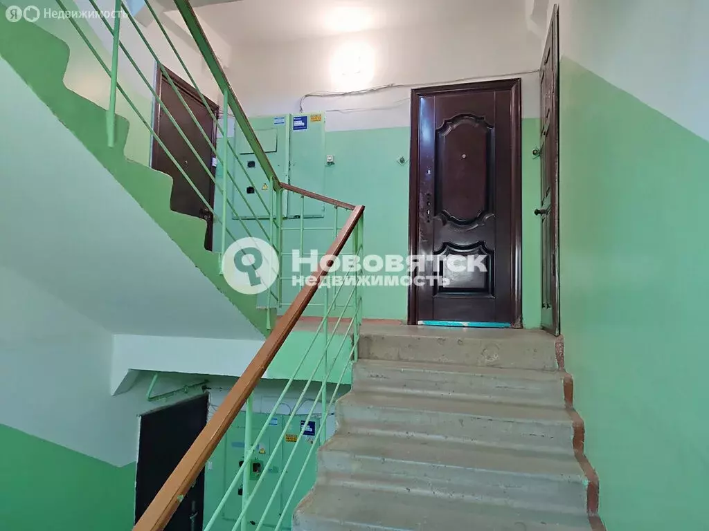 1-комнатная квартира: Киров, микрорайон Радужный, улица Конституции, ... - Фото 0