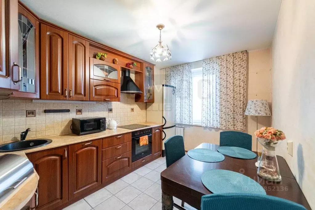 3-к кв. Свердловская область, Екатеринбург ул. Вилонова, 6 (78.0 м) - Фото 1