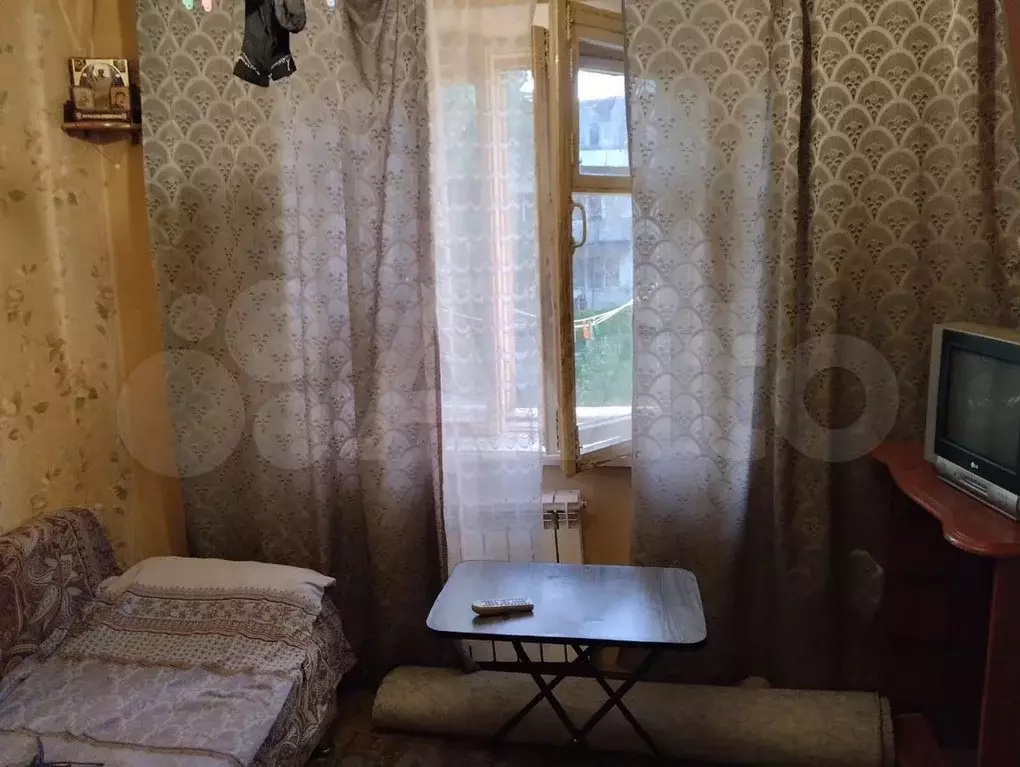 Комната 12,2 м в 6-к., 2/5 эт. - Фото 0