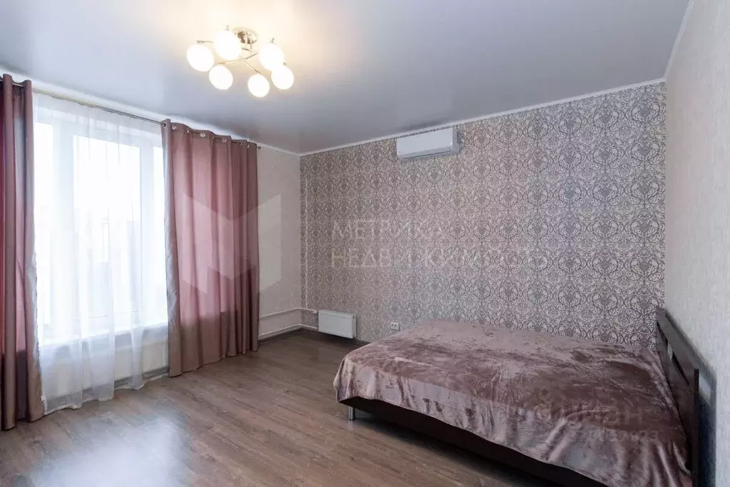 1-к кв. Тюменская область, Тюмень ул. Федюнинского, 30 (45.0 м) - Фото 0