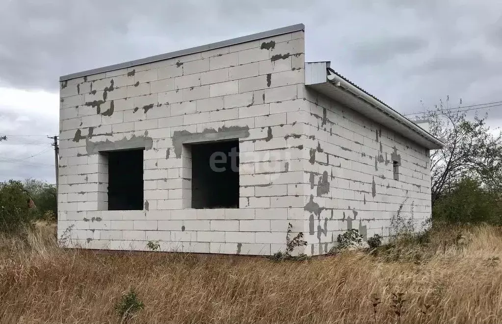 Дом в Краснодарский край, Выселковский район, Березанское с/пос, с. ... - Фото 1