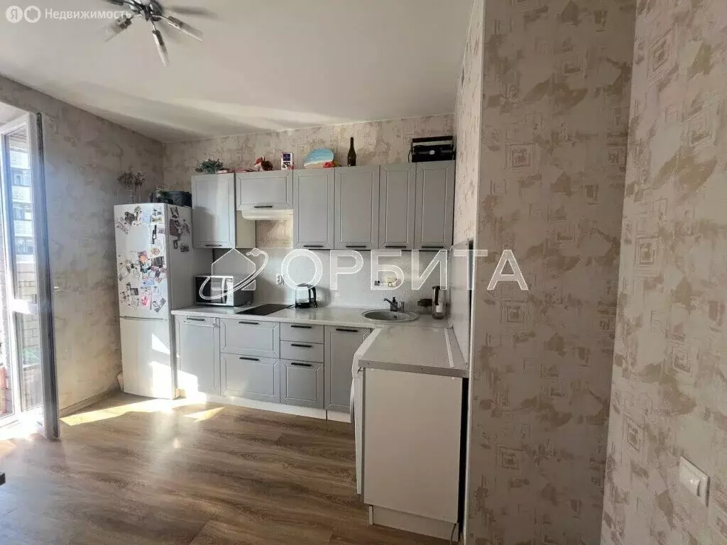 1-комнатная квартира: Тюмень, улица Раушана Абдуллина, 2 (34.1 м) - Фото 1