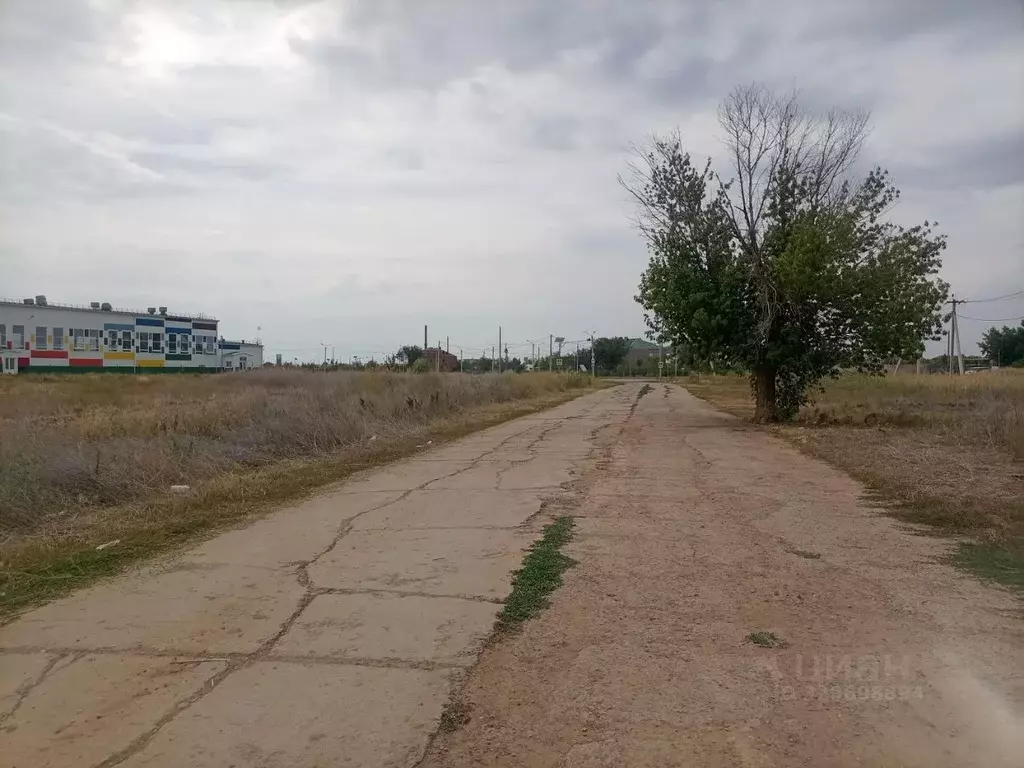 Участок в Волгоградская область, Волжский пос. Краснооктябрьский, ул. ... - Фото 2