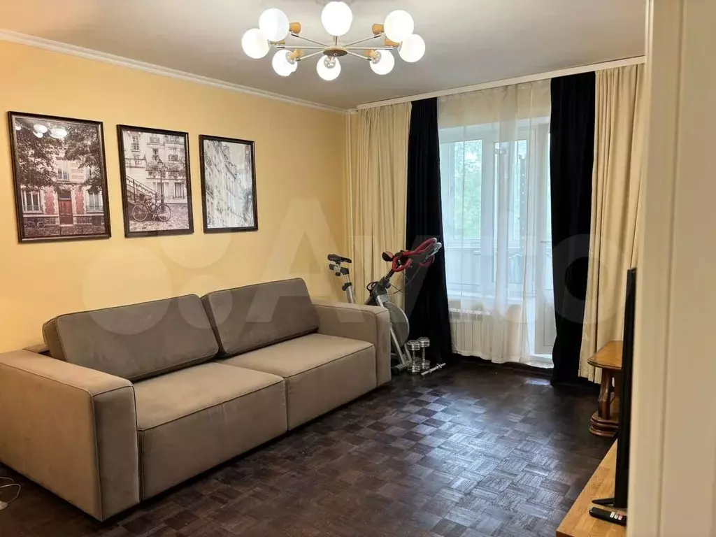1-к. квартира, 32 м, 4/9 эт. - Фото 0