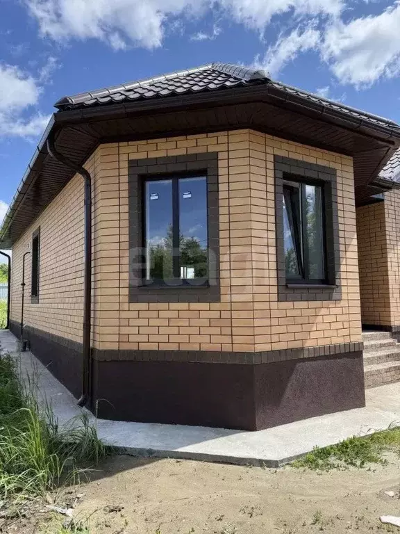 Дом в Курская область, Курский район, Нижнемедведицкий сельсовет, д. ... - Фото 0