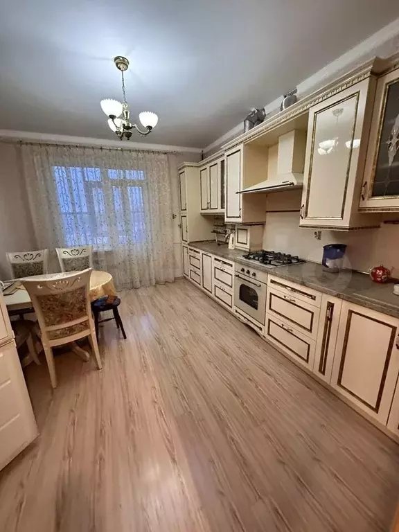 2-к. квартира, 110 м, 2/5 эт. - Фото 0