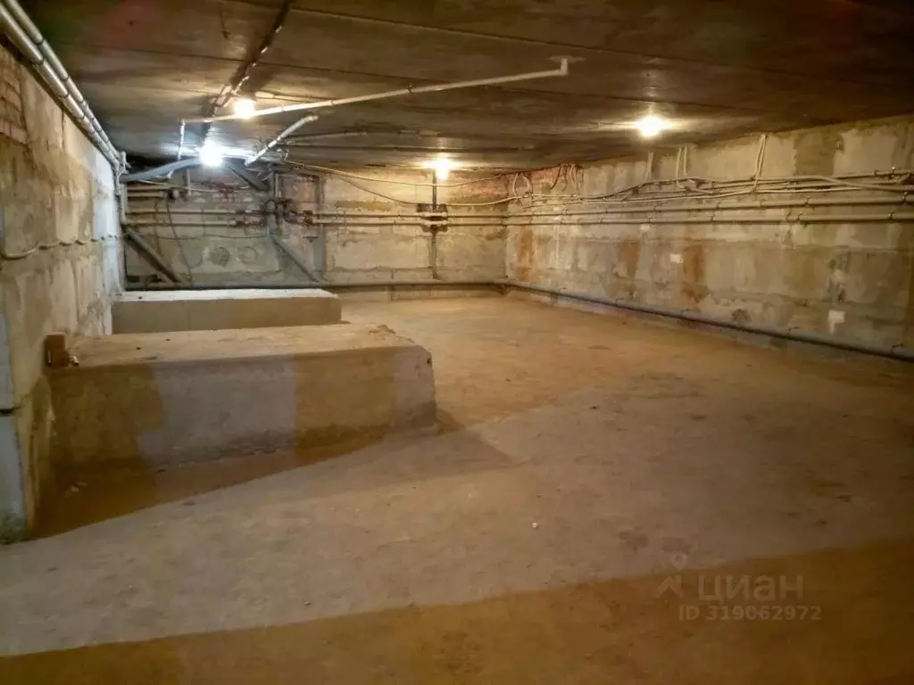 Склад в Саратовская область, Саратов Театральная пл., 1/37 (305 м) - Фото 1