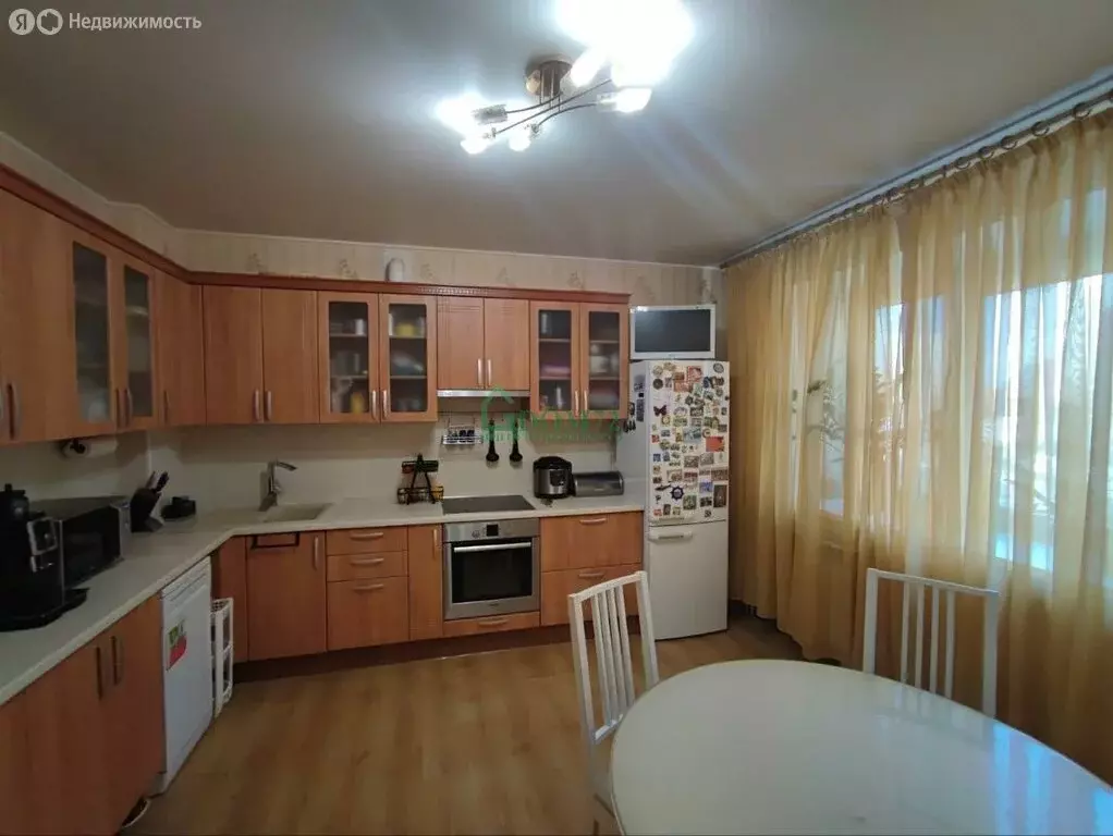 3-комнатная квартира: Тобольск, 9-й микрорайон, 11 (100 м) - Фото 0