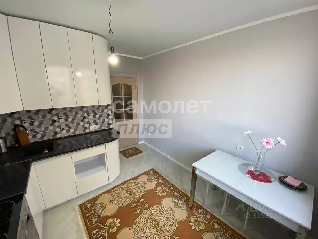 2-к кв. Омская область, Омск ул. Б.Г. Шаронова, 21 (64.0 м) - Фото 1