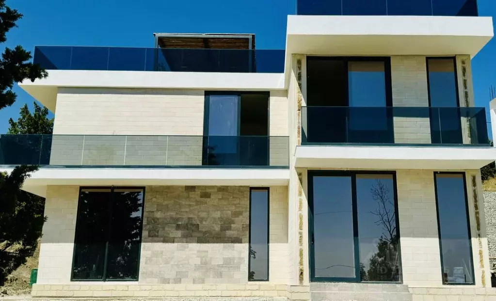 Дом в Крым, Алушта муниципальный округ, с. Виноградное  (383 м) - Фото 1