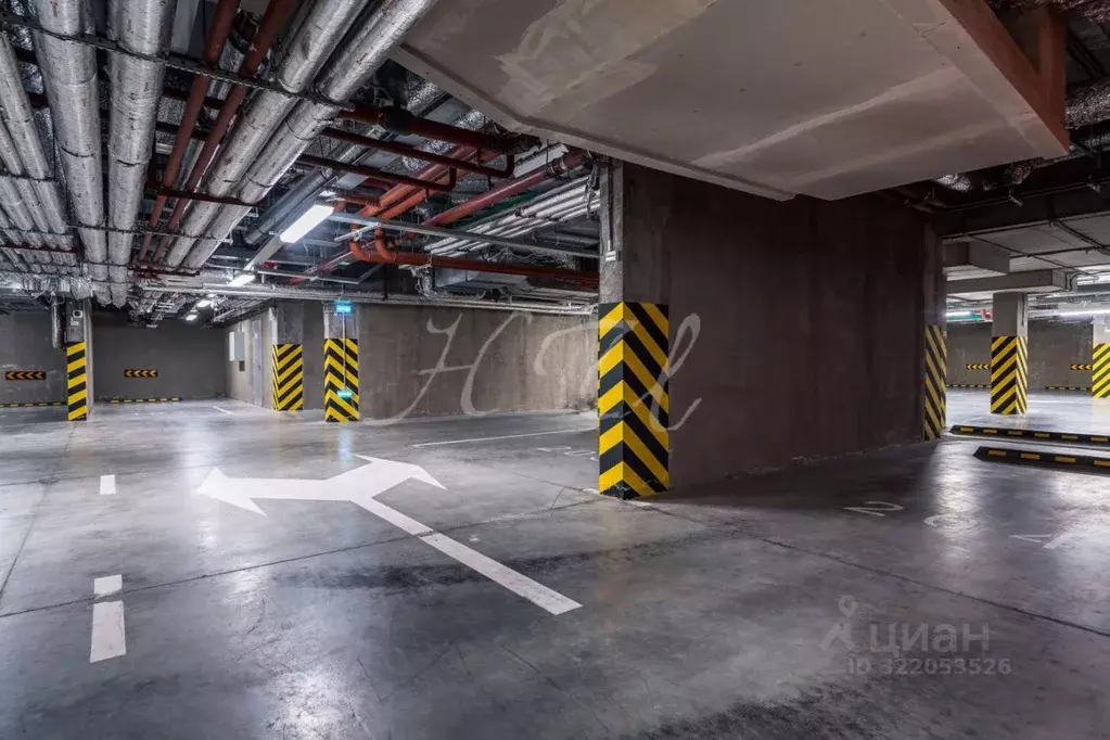 Гараж в Санкт-Петербург Октябрьская наб., 40 (15 м) - Фото 1