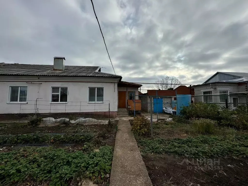 Дом в Саратовская область, Маркс ул. Новоселов, 2 (90 м) - Фото 1