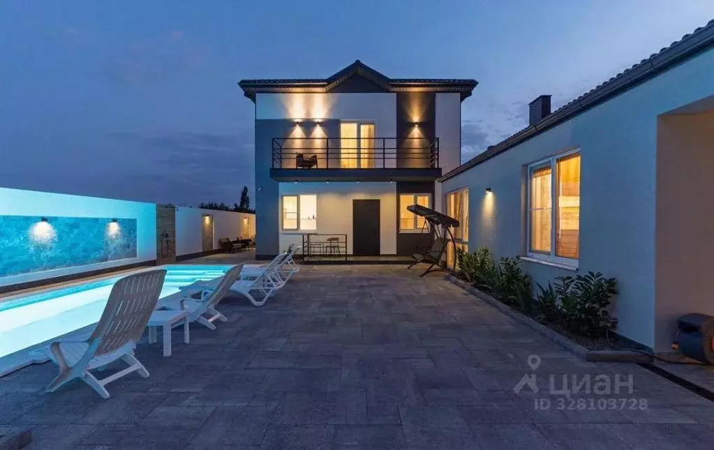 Дом в Краснодарский край, Геленджик ул. Генералова, 5 (300 м) - Фото 1