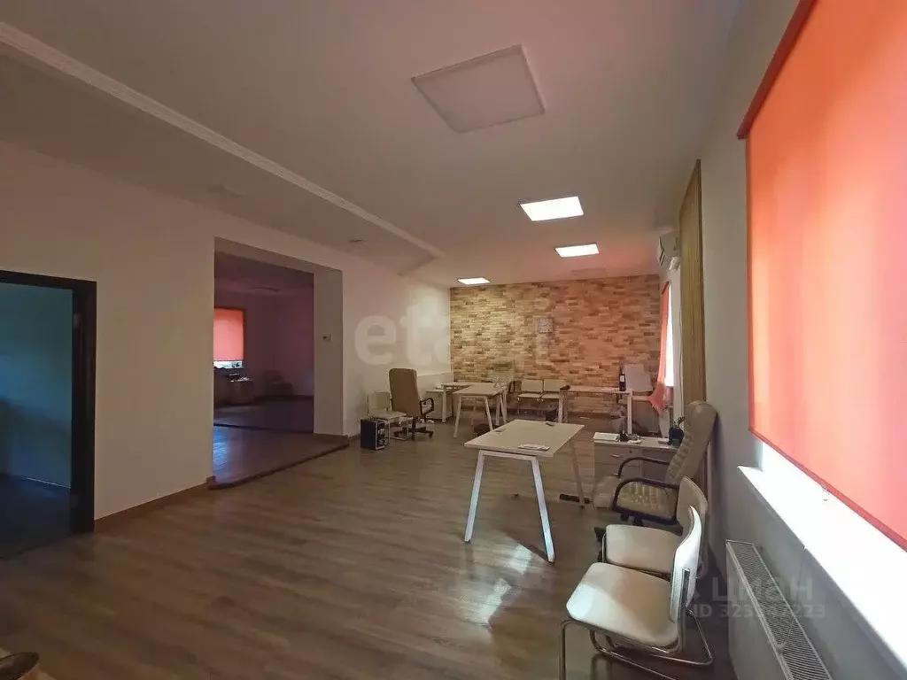 6-к кв. Крым, Симферополь ул. Петропавловская (197.4 м) - Фото 1