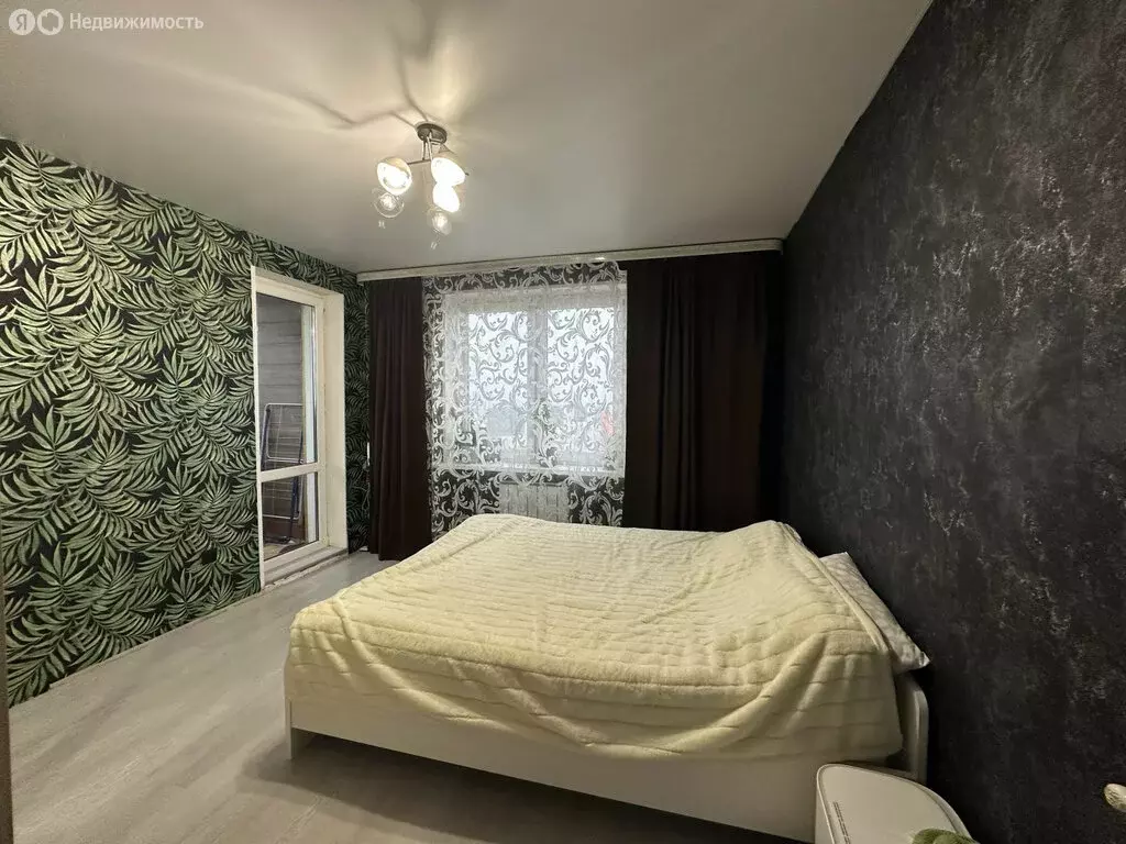 3-комнатная квартира: Уфа, улица Лётчика Кобелева, 3/3 (51 м) - Фото 1