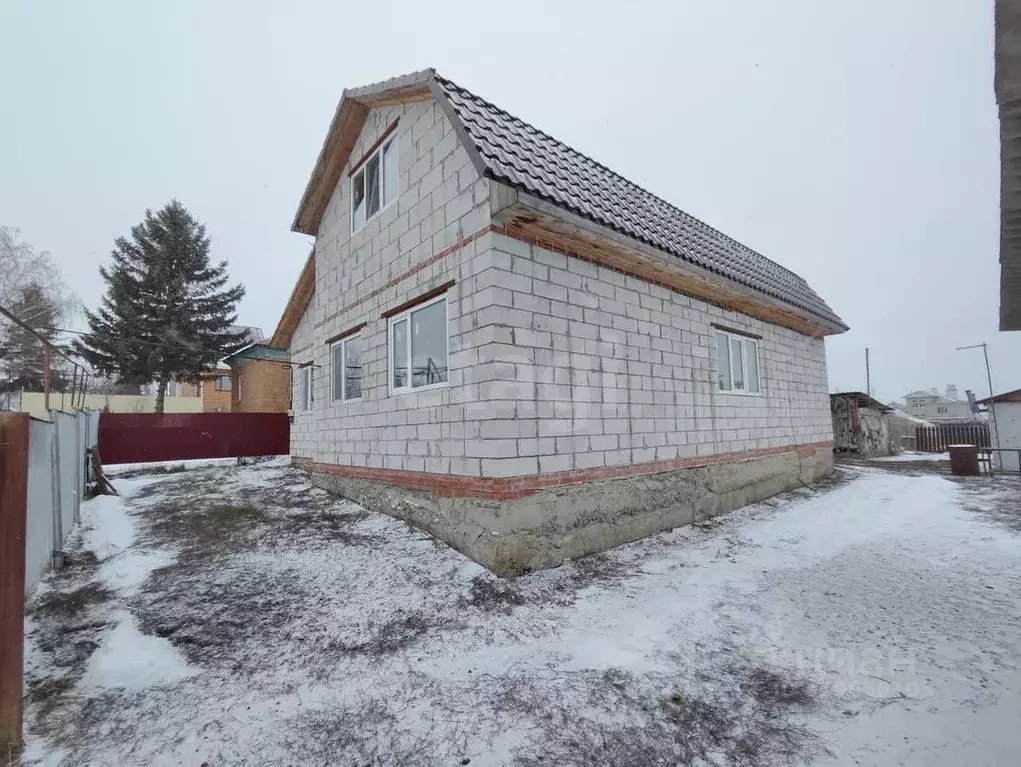 Дом в Саратовская область, Балашовский район, Хоперское муниципальное ... - Фото 1