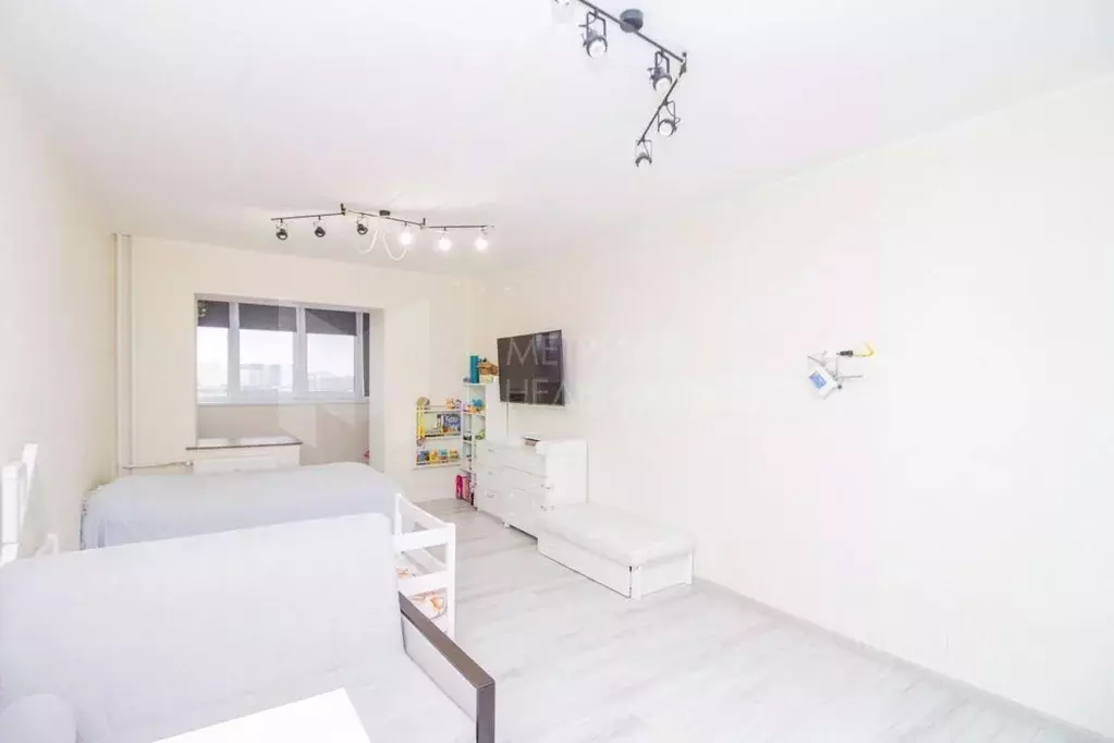 Студия Тюменская область, Тюмень Интернациональная ул., 199к1 (33.6 м) - Фото 1