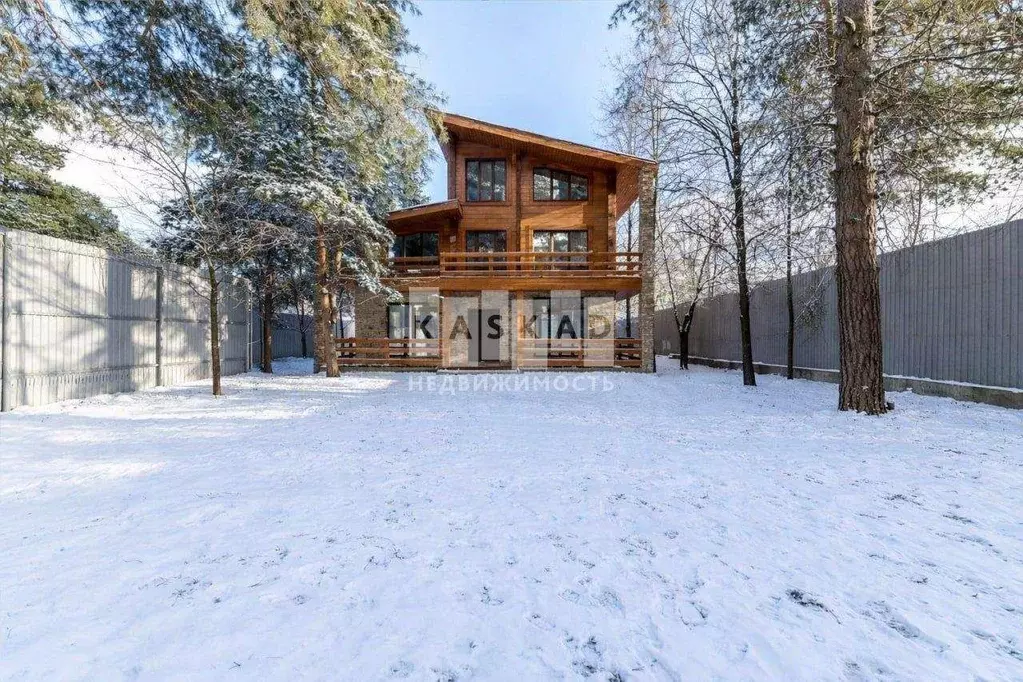 Дом в Московская область, Люберцы городской округ, Малаховка пгт ул. ... - Фото 1