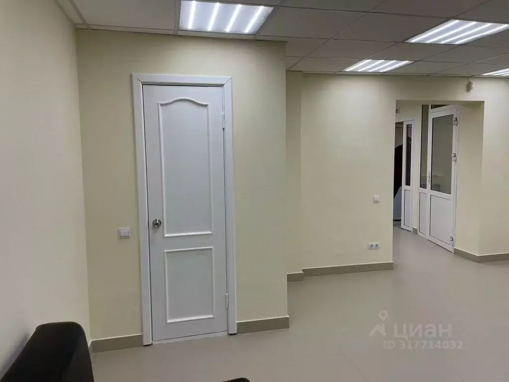Помещение свободного назначения в Удмуртия, Ижевск ул. Гагарина, 7 (45 ... - Фото 0