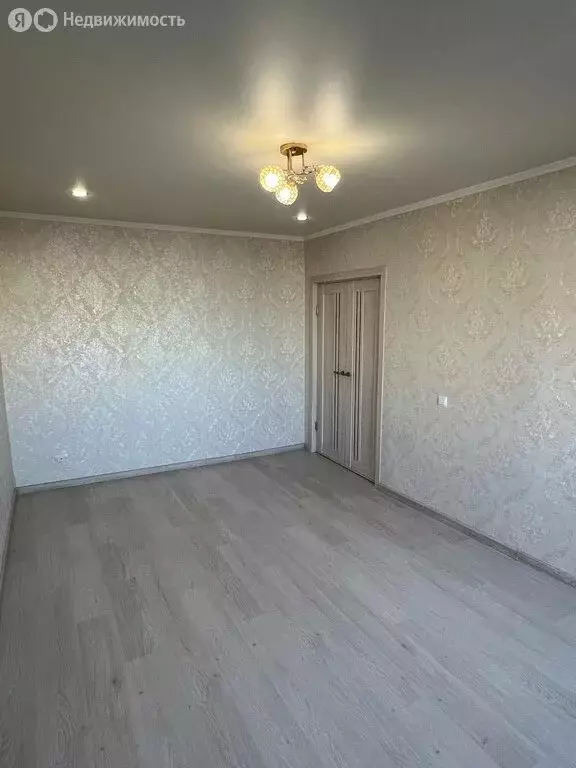 3-комнатная квартира: Курск, улица Косухина, 37 (61 м) - Фото 1