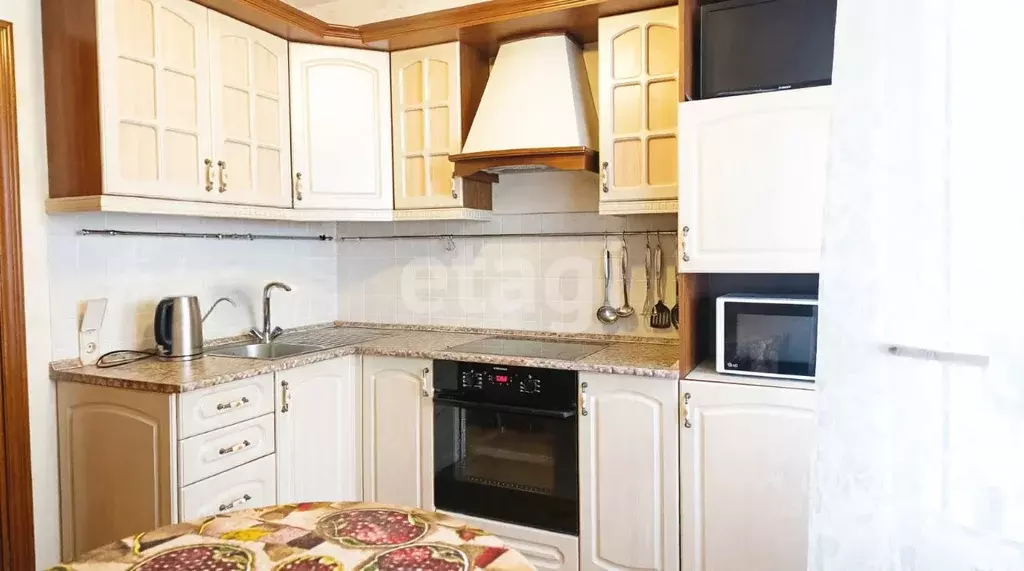 3-к кв. Челябинская область, Миасс просп. Октября, 69 (59.9 м) - Фото 0