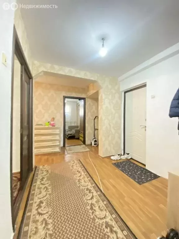 4-комнатная квартира: Каспийск, улица Азиза Алиева, 4 (90 м) - Фото 1
