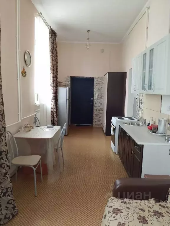 1-к кв. Омская область, Омск ул. Профинтерна, 10 (39.6 м) - Фото 2