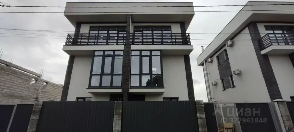 Таунхаус в Севастополь ул. Крошицкого, 25А (272 м) - Фото 1