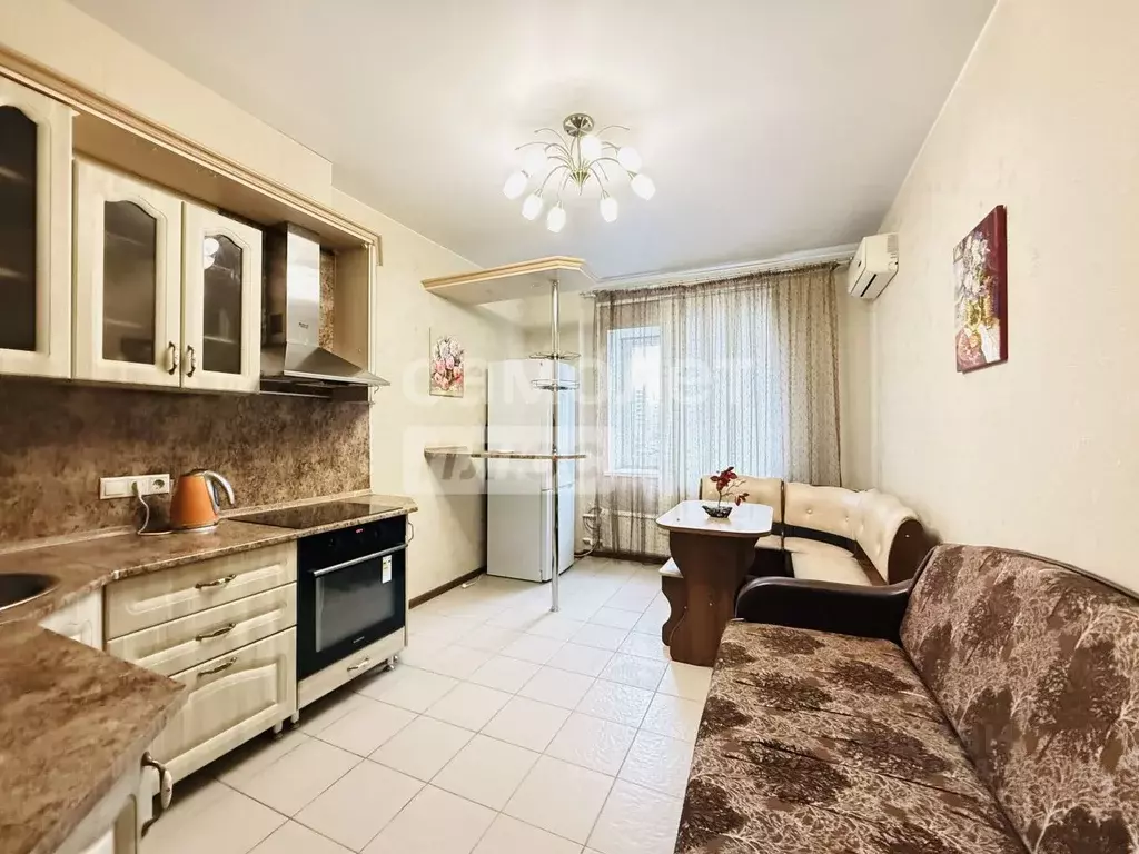 1-к кв. Челябинская область, Челябинск ул. Братьев Кашириных, 156 ... - Фото 1