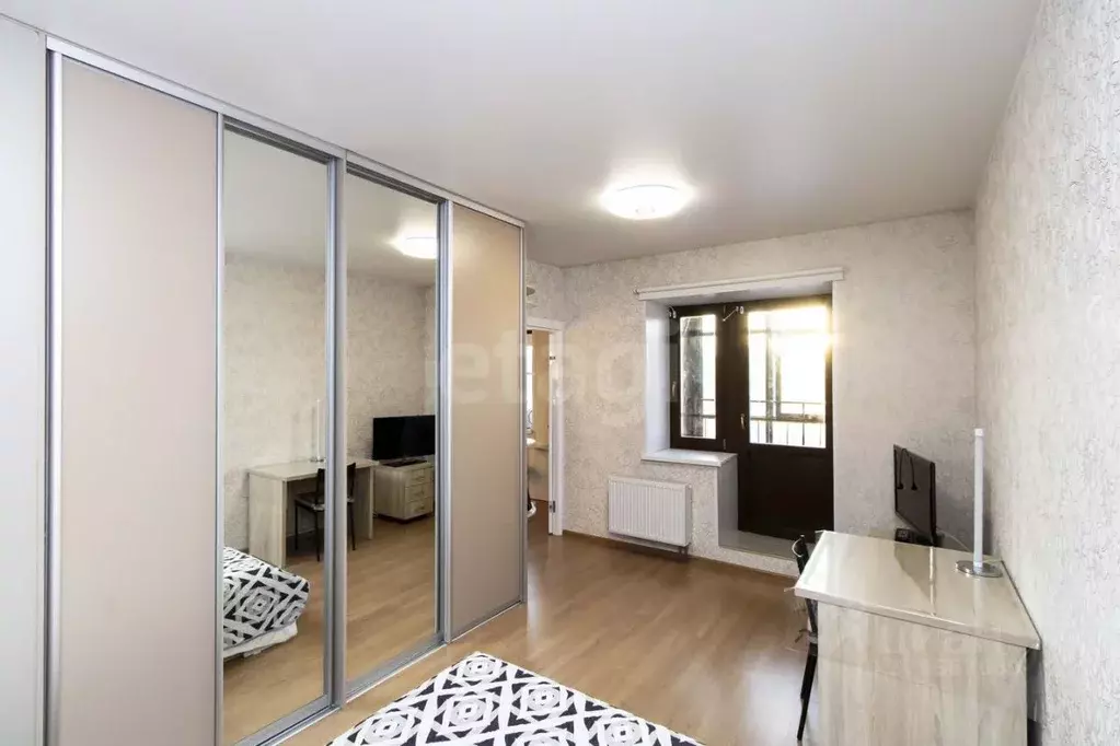 1-к кв. Тюменская область, Тюмень Харьковская ул., 68 (42.0 м) - Фото 1