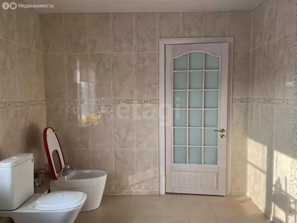 Дом в село Хатассы, Молодёжная улица (281.9 м) - Фото 1
