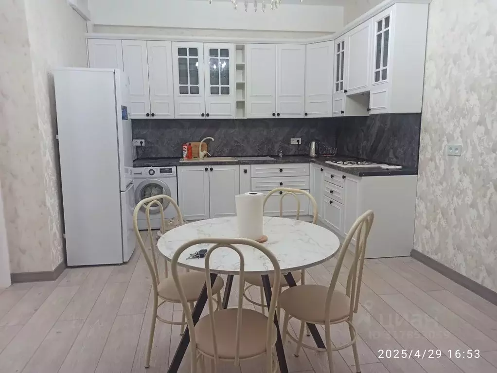2-к кв. Дагестан, Каспийск просп. М. Омарова, 14А (58.0 м) - Фото 0
