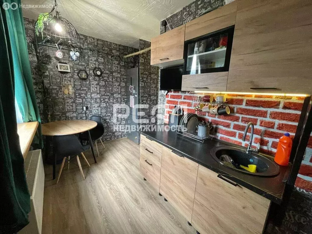 3-комнатная квартира: деревня Рабитицы, 14 (62.3 м) - Фото 1