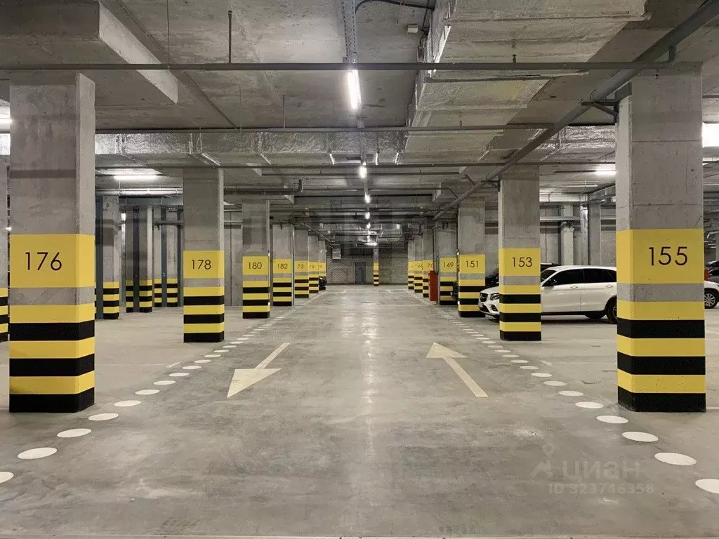 Гараж в Свердловская область, Екатеринбург ул. Павлодарская, 4/3 (17 ... - Фото 1