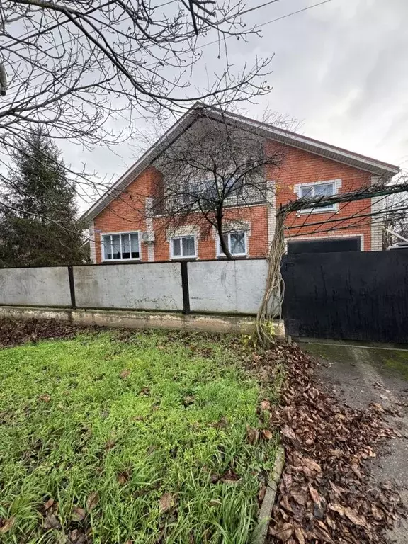 Дом в Краснодарский край, Темрюк пер. Песчаный (345 м) - Фото 1