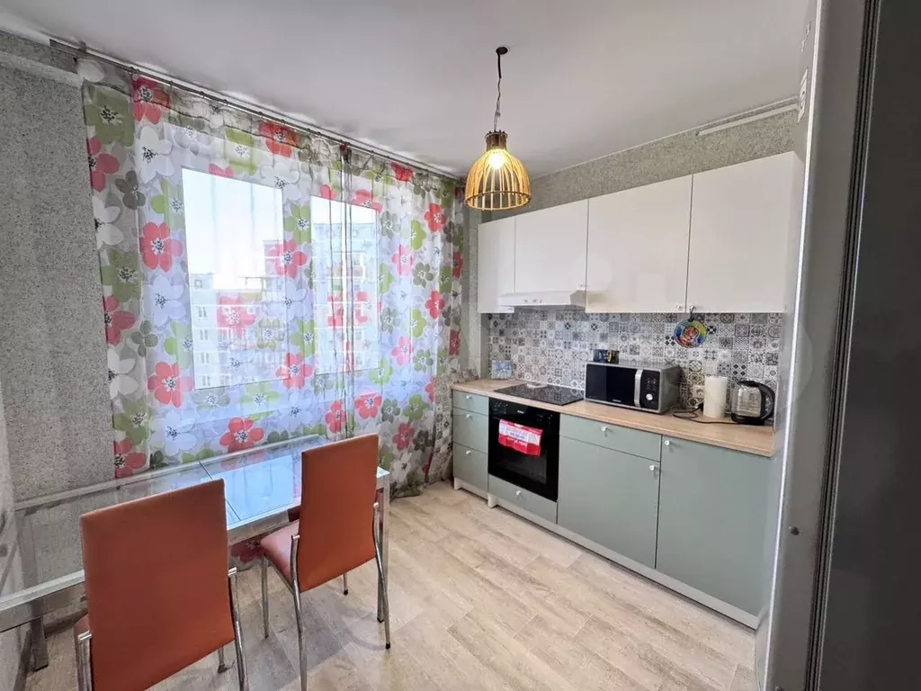 2-к. квартира, 60 м, 13/18 эт. - Фото 0