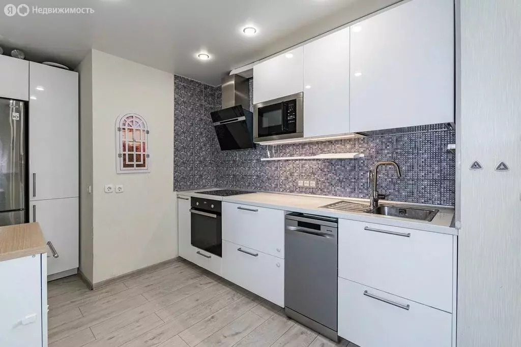 2-комнатная квартира: Екатеринбург, Таватуйская улица, 25к3 (71 м) - Фото 1